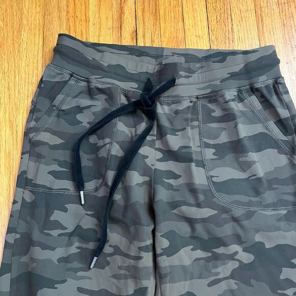 Zyia Pants Womens XS Unwind Jogger Green Camo Pull on Tapered Elastic Waist - Picture 2 of 10